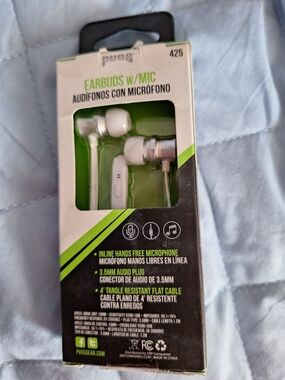 PUGS EARBUBS with inline hands free microphone  3.5mm audio plug 4'  425 New